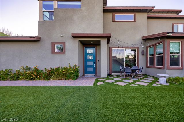 9696 Starlight Ridge Avenue, Las Vegas, NV 89148