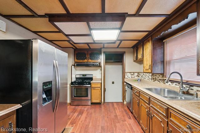 18383 Hazelwood Street, Roseville, MI 48066