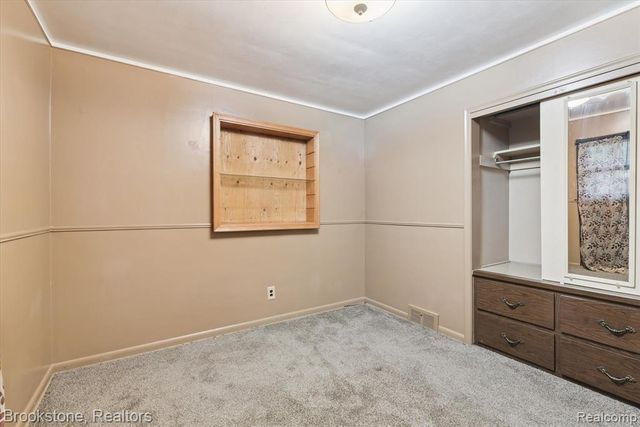 18383 Hazelwood Street, Roseville, MI 48066