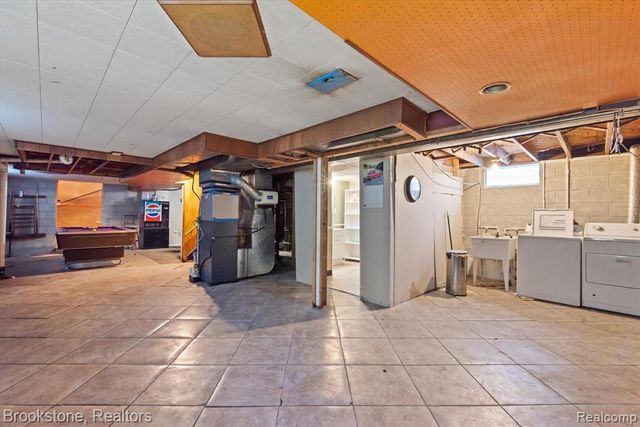 18383 Hazelwood Street, Roseville, MI 48066