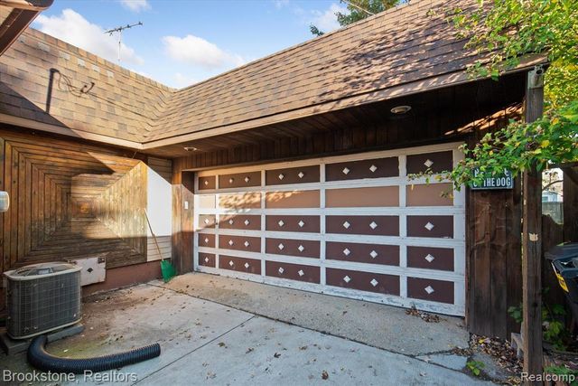 18383 Hazelwood Street, Roseville, MI 48066