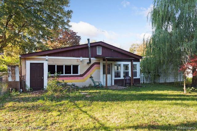 18383 Hazelwood Street, Roseville, MI 48066