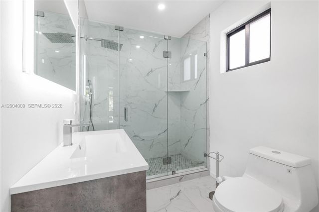 2152 SW 10th St, Miami, FL 33135