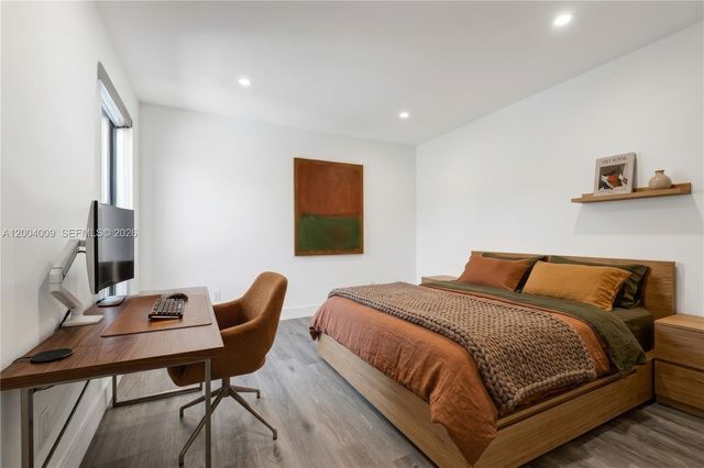 2152 SW 10th St, Miami, FL 33135