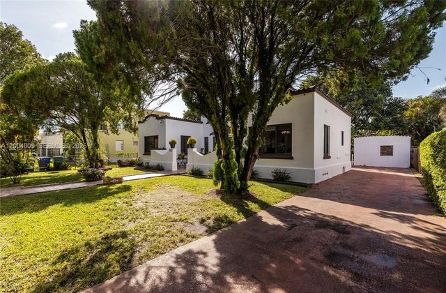 2152 SW 10th St, Miami, FL 33135