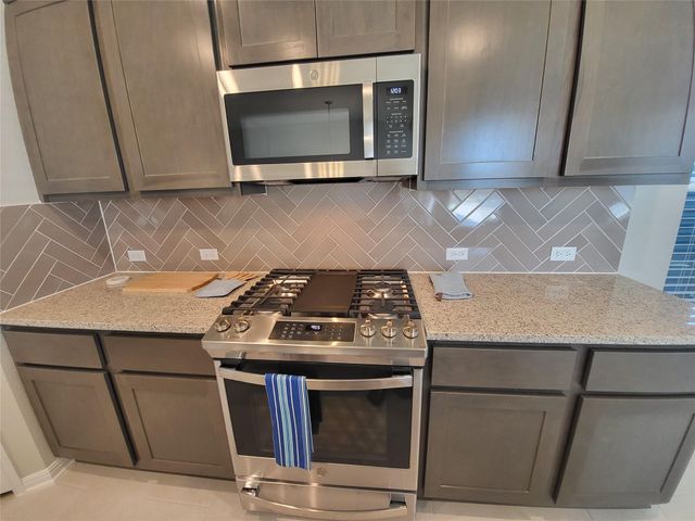 345 Aqua Springs Aly, Leander, TX 78641