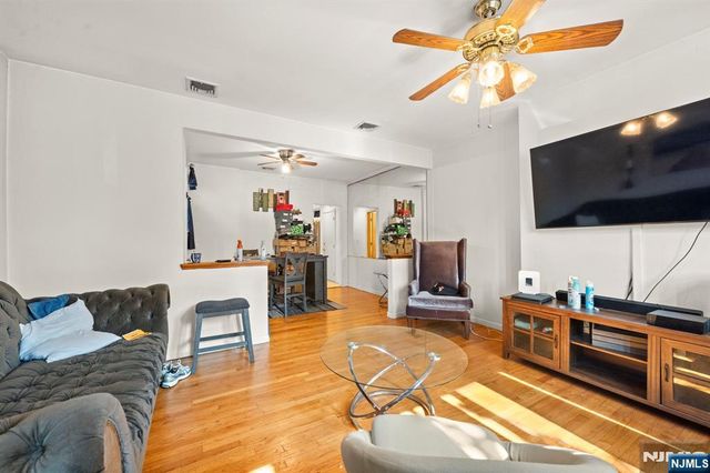 214 Palisade Avenue, Garfield, NJ 07026
