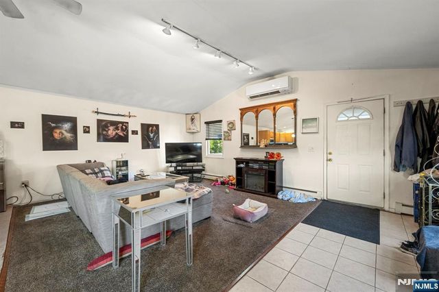 214 Palisade Avenue, Garfield, NJ 07026