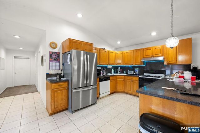 214 Palisade Avenue, Garfield, NJ 07026