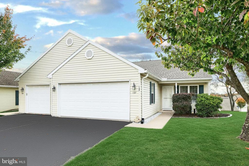 137 FURLONG WAY #137, Red Lion, PA 17356