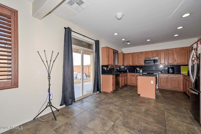 6924 W CARSON Road, Laveen, AZ 85339