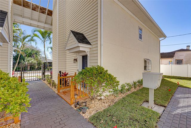 307 S BUNGALOW PARK AVENUE B, Tampa, FL 33609