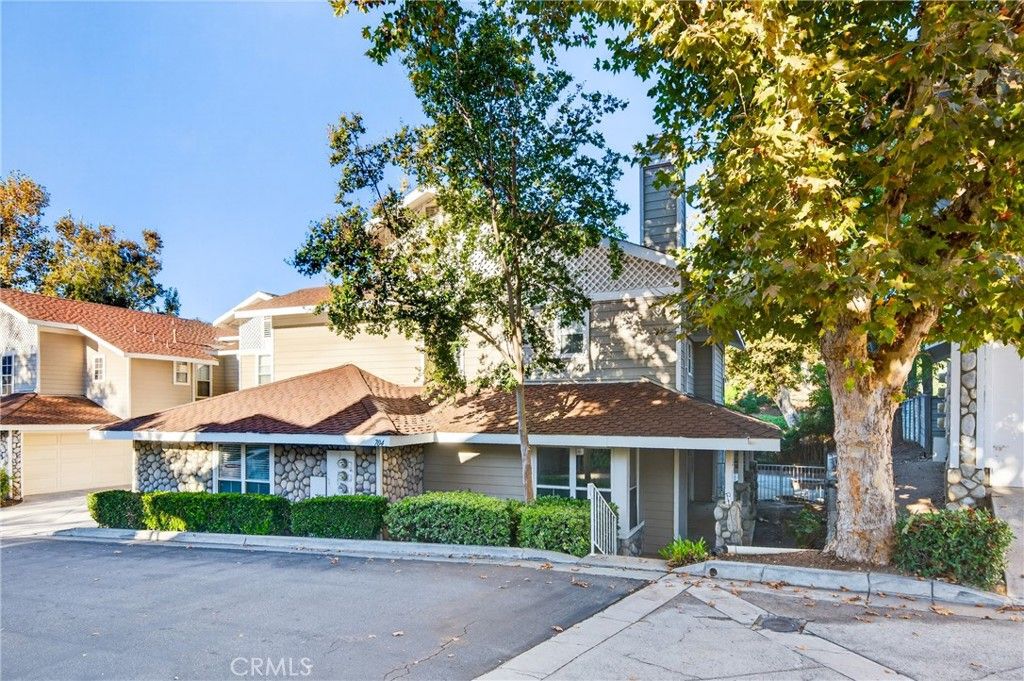704 Chandler W, Highland, CA 92346