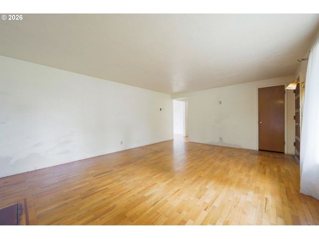 2028 MONTEREY Ln, Eugene, OR 97401