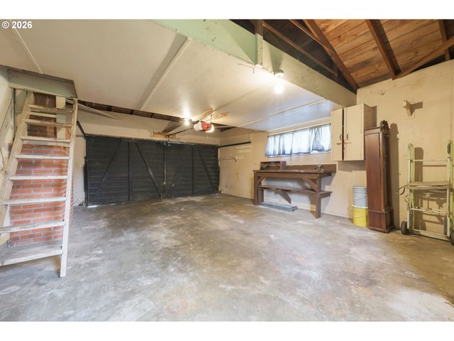 2028 MONTEREY Ln, Eugene, OR 97401