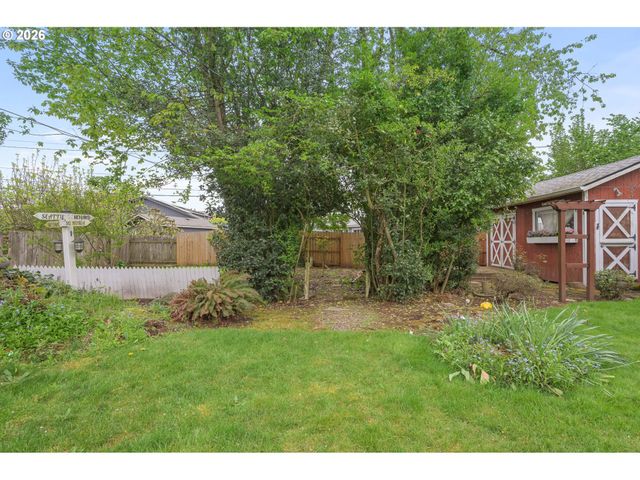 2028 MONTEREY Ln, Eugene, OR 97401