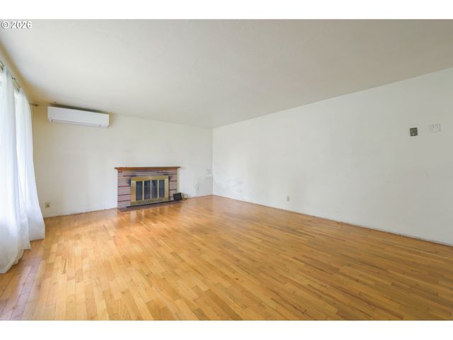 2028 MONTEREY Ln, Eugene, OR 97401