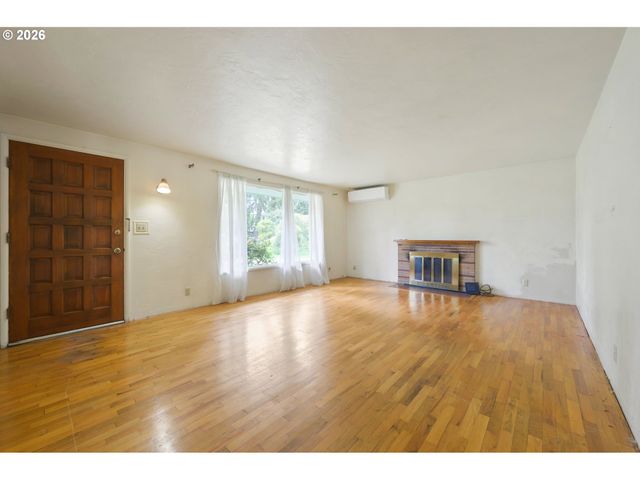 2028 MONTEREY Ln, Eugene, OR 97401