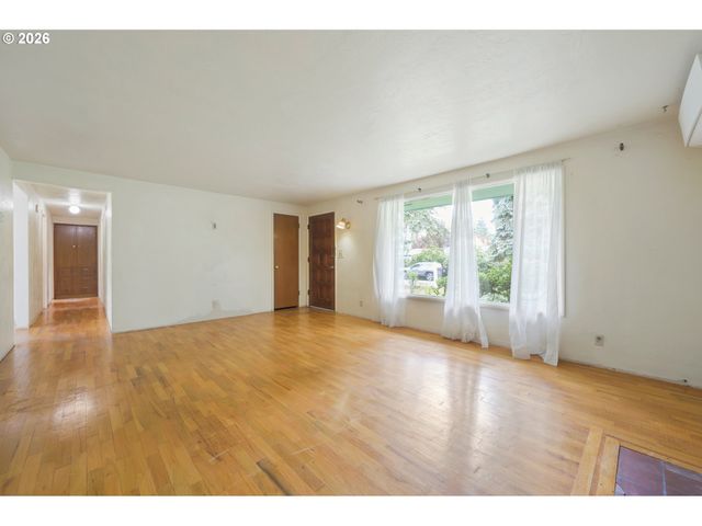 2028 MONTEREY Ln, Eugene, OR 97401