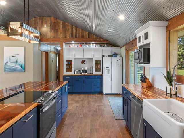 114 County Rd Z, Nekoosa, WI 54457