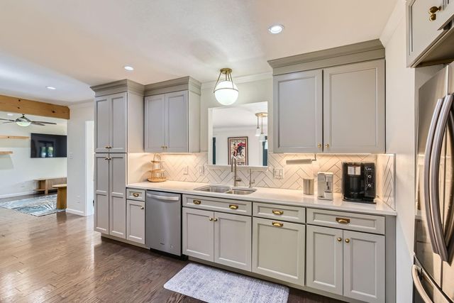 1713 Mariposa DR, Austin, TX 78741