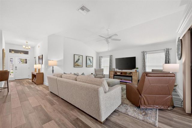 912 HUBBARD LOOP, The Villages, FL 32163