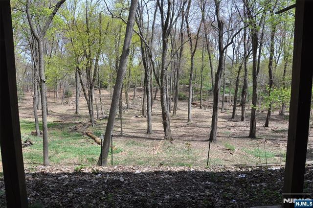 200 Franklin Turnpike, Ho-ho-kus, NJ 07423