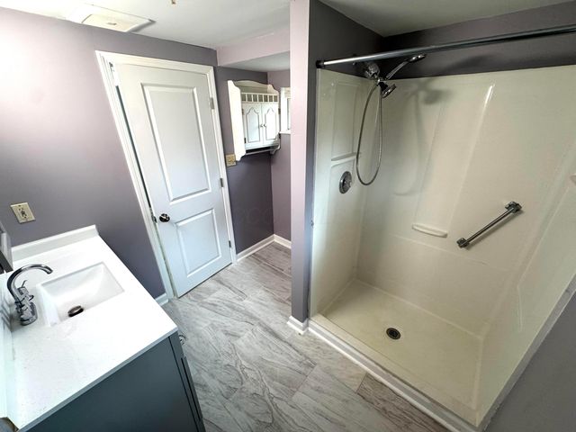 6156 Roselawn Avenue, Columbus, OH 43232