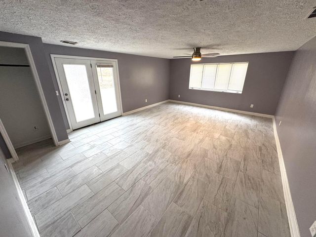 6156 Roselawn Avenue, Columbus, OH 43232