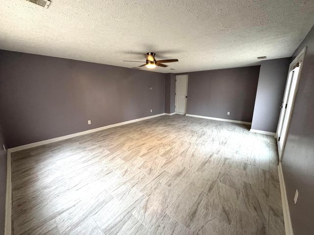 6156 Roselawn Avenue, Columbus, OH 43232