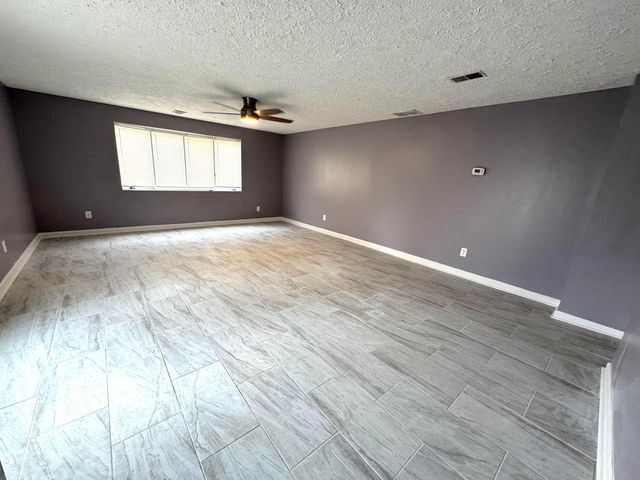 6156 Roselawn Avenue, Columbus, OH 43232