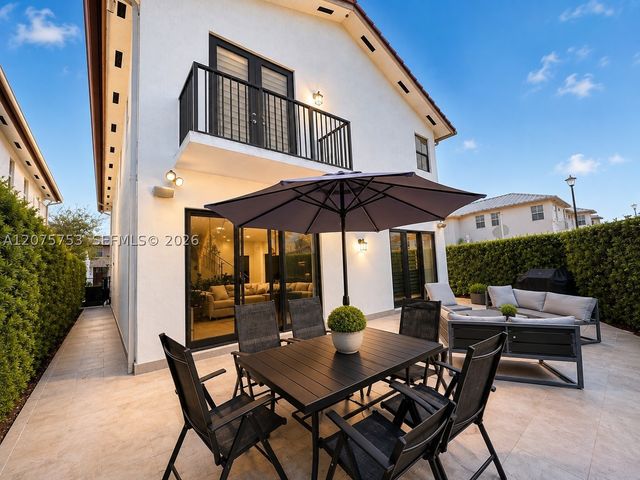 6989 NW 104th Ct, Doral, FL 33178