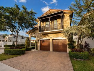 6989 NW 104th Ct, Doral, FL 33178