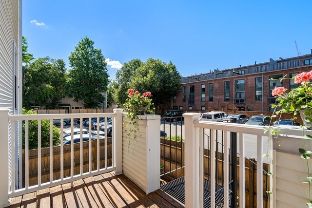 218 Thorndike Street 108B, Cambridge, MA 02141