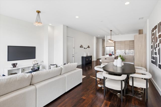 1124 W Adams Street 5E, Chicago, IL 60607