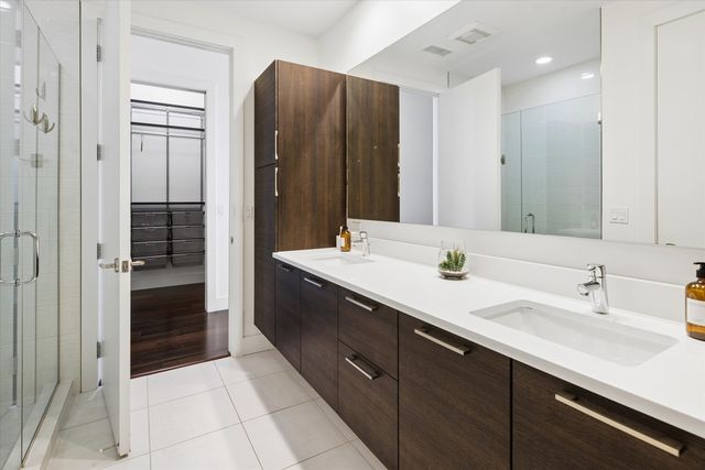 1124 W Adams Street 5E, Chicago, IL 60607