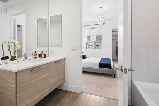 1124 W Adams Street 5E, Chicago, IL 60607