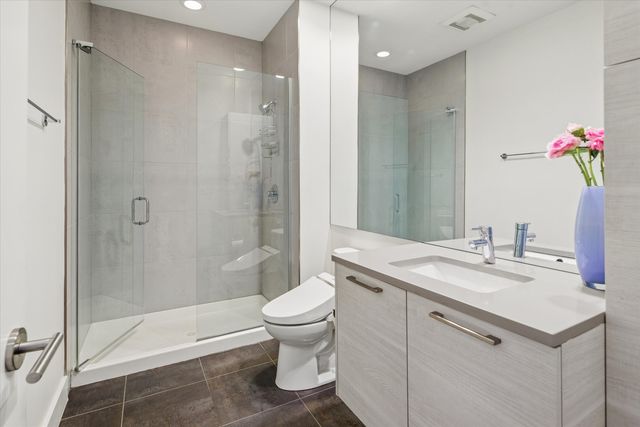 1124 W Adams Street 5E, Chicago, IL 60607