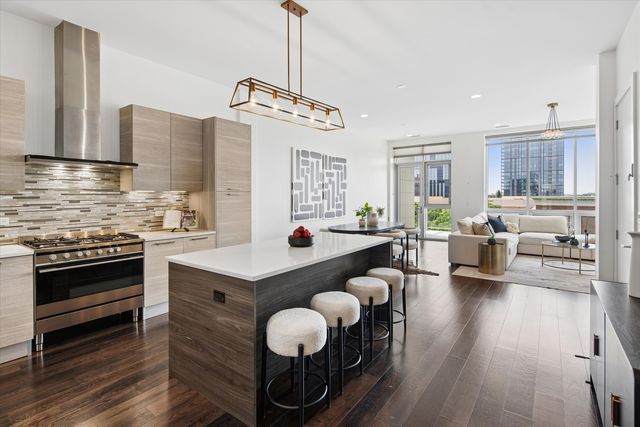1124 W Adams Street 5E, Chicago, IL 60607