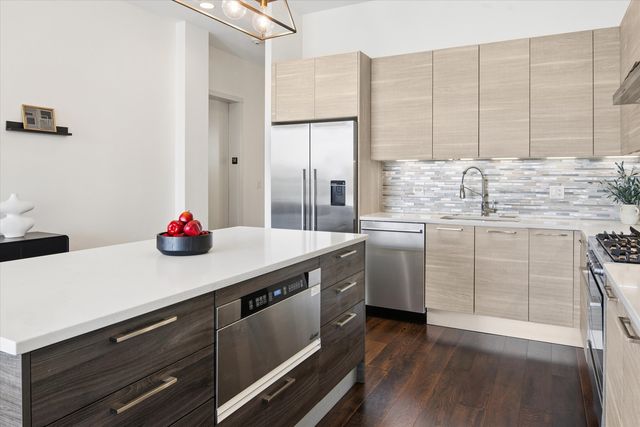 1124 W Adams Street 5E, Chicago, IL 60607
