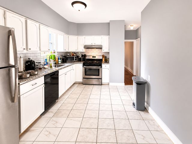 3005 W 55th Street, Chicago, IL 60632