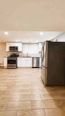 3005 W 55th Street, Chicago, IL 60632
