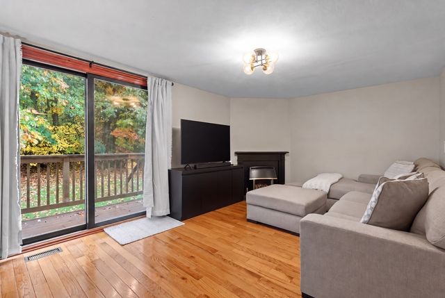 214 Morgan Dr 214, Haverhill, MA 01832