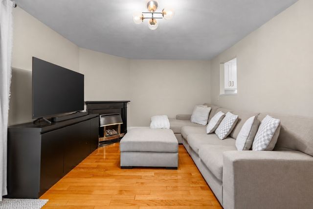 214 Morgan Dr 214, Haverhill, MA 01832