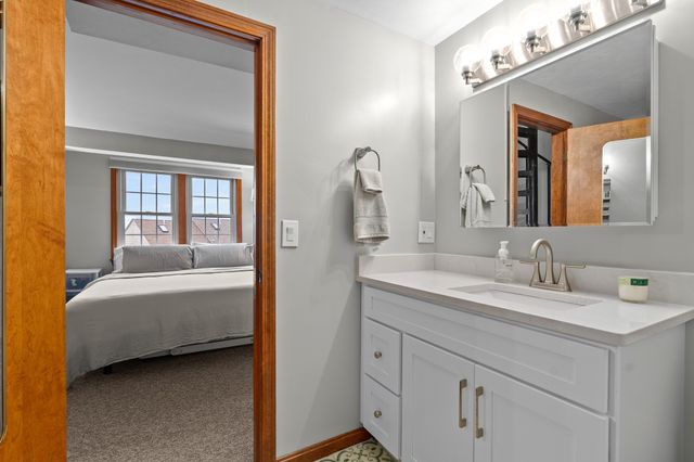 214 Morgan Dr 214, Haverhill, MA 01832