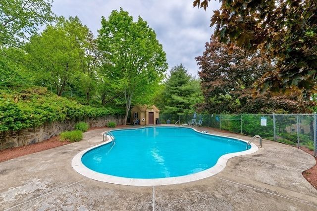 214 Morgan Dr 214, Haverhill, MA 01832