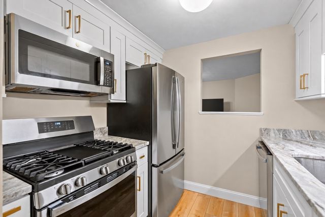 214 Morgan Dr 214, Haverhill, MA 01832