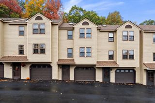214 Morgan Dr 214, Haverhill, MA 01832