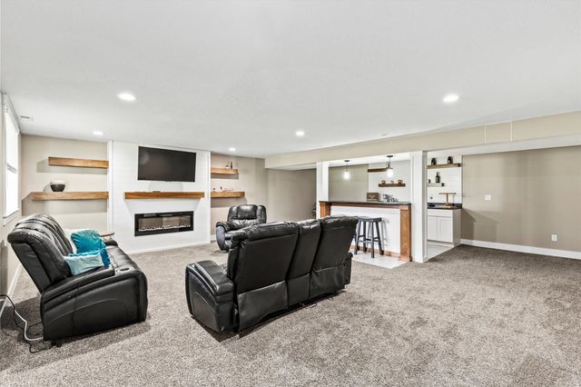 1300 NW 5th Street, Grimes, IA 50111