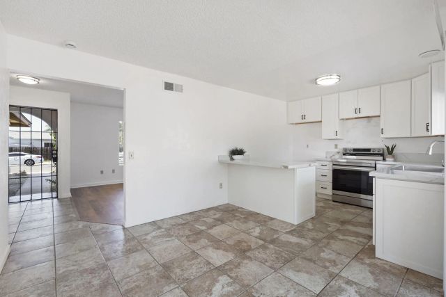 10625 Amantha Ave, San Diego, CA 92126